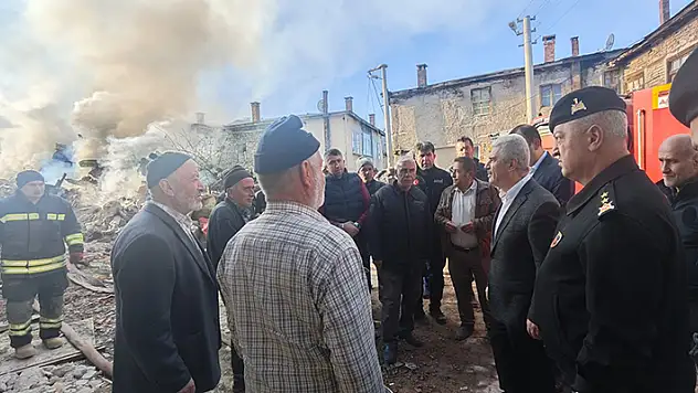 Konya'da ev yangını: 3 ev tamamen yandı, 4 evde hasar oluştu

