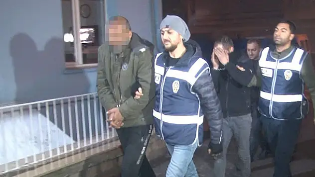 Konya'da eve giren iki hırsızlık şüphelisi suçüstü yakalandı: 'Yatmak için girdik'