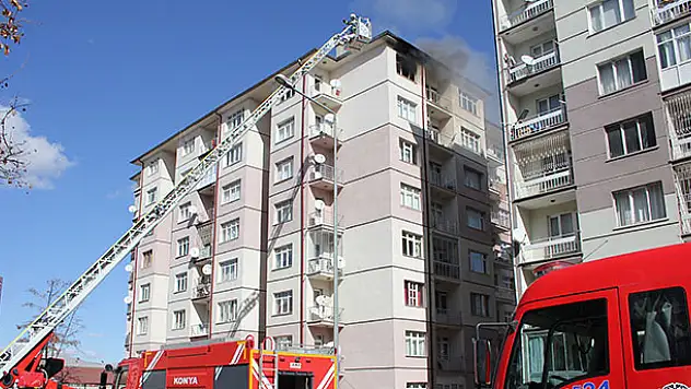 Konya'da evi terk eden eşine kızan kişi evi ateşe verdi