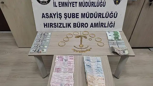 Konya'da evlerden hırsızlık yaptıkları iddiasıyla 5 şüpheli tutuklandı
