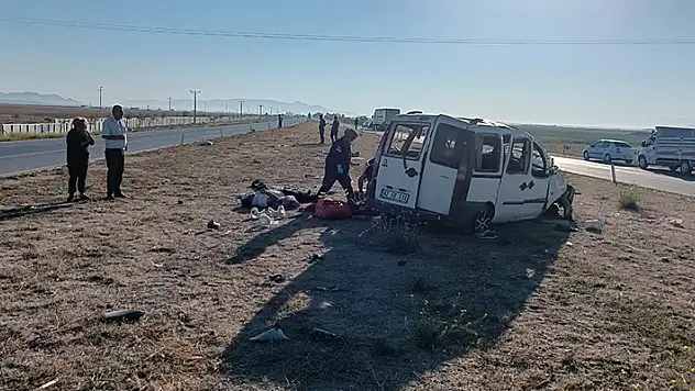 Konya'da feci kaza: 2 ölü, 3 yaralı
