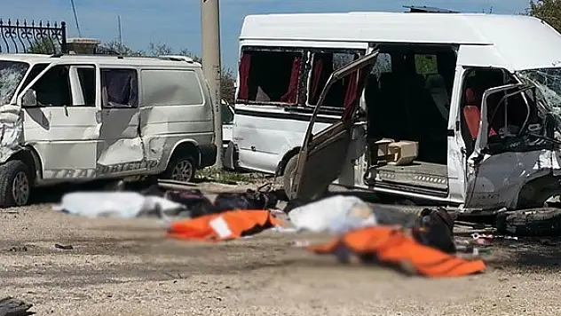 Konya'da feci kaza : 4 ölü, 11 yaralı