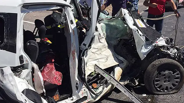 Konya'da feci kaza : 4 ölü