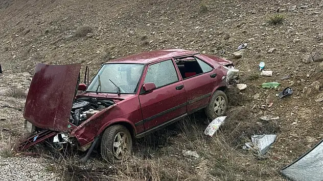Konya'da feci kaza! Devrilen otomobildeki 5 kişi yaralandı
