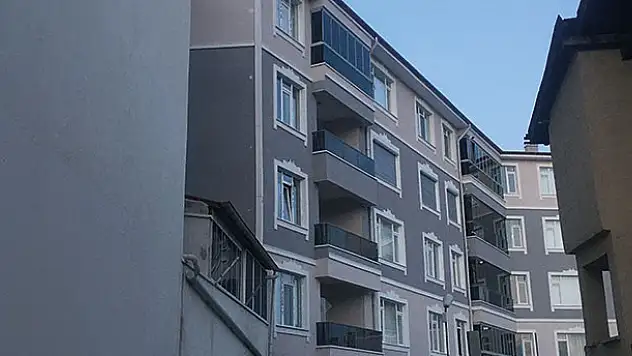Konya'da feci olay! 3 yaşındaki çocuk  4. kat balkonundan düştü