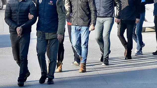 Konya'da FETÖ'nün askeri mahrem yapılanmasına operasyon: 7 gözaltı
