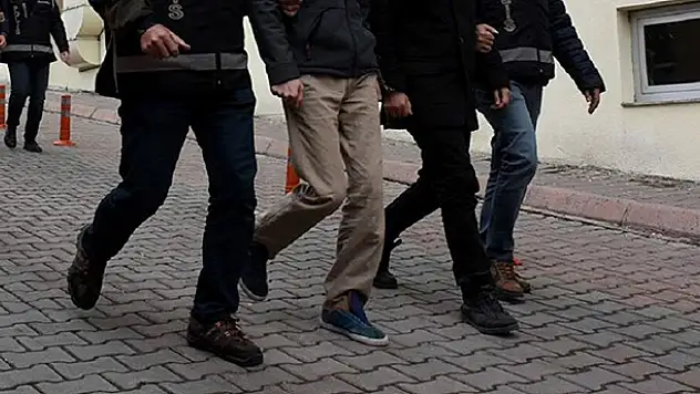 Konya'da FETÖ'nün mahrem imamlarına yönelik operasyonda 10 şüpheli yakalandı