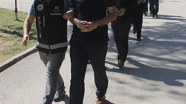 Konya'da FETÖ'nün yeniden yapılanmasına yönelik operasyonda 8 zanlı tutuklandı
