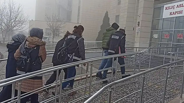 Konya'da FETÖ operasyonunda 3 şüpheli yakalandı
