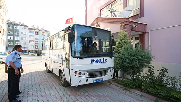 Konya'da FETÖ soruşturmasında 3 öğretmen tututklandı