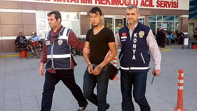 Konya'da fuhuş için yerlere kartvizit atan şahıs tutuklandı