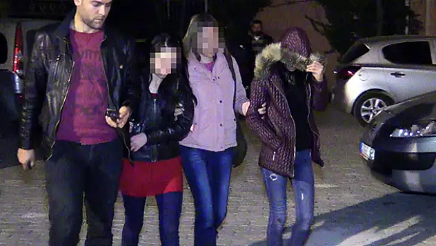Konya'da fuhuş pazarlığı yapan 10 kadın suçüstü yakalandı
