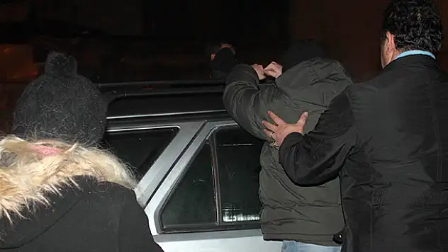 Konya'da fuhuş pazarlığı yapan hayat kadınlarına suçüstü: 12 gözaltı