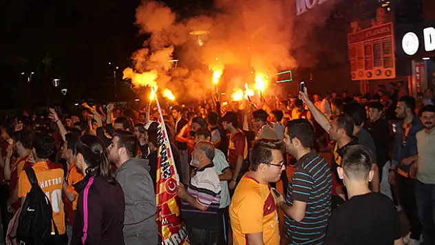 Konya'da Galasaray'ın şampiyonluk kutlamasında gerginlik