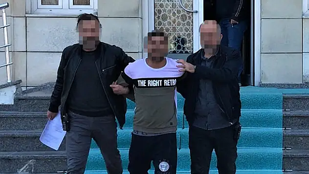 Konya'da galeriden otomobil çalan hırsızlar yakalandı