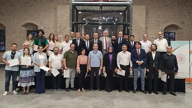 Konya'da gazetecilere 'Basın İşletmelerinde Bilgi Güvenliği ve Siber Güvenlik Bilinçlendirme' eğitimi