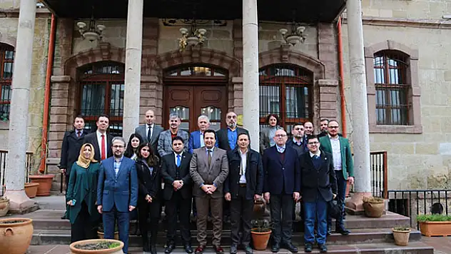Konya'da gazetecilerin basın kartı heyecanı