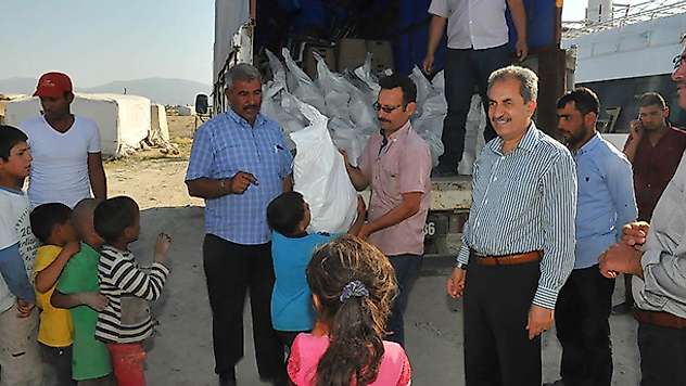 Konya'da geçici tarım işçilerine erzak yardımı