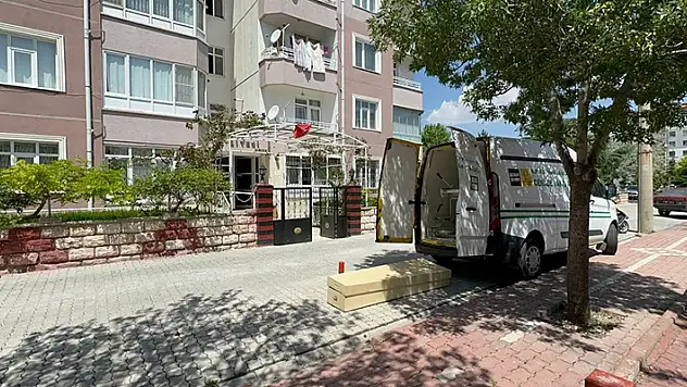 Konya'da genç kadın apartman bahçesinde ölü bulundu
