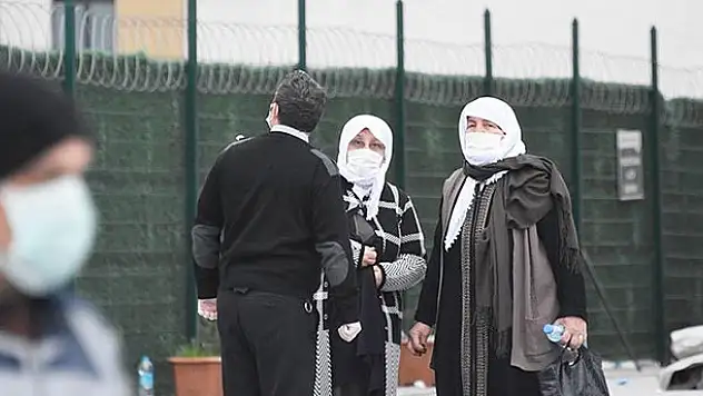 Konya'da gençlerden 65 yaş üstü vatandaşlara 'vefa vakti'