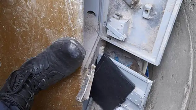Konya'da girdikleri evde çelik kasadan altın ve paraları çalan 4 şüpheli tutuklandı