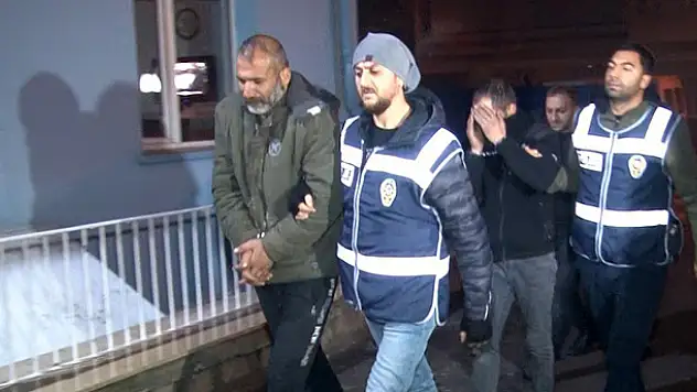 Konya'da girdikleri evde polise yakalanınca uyumak için geldik diyen 2 şüpheli tutuklandı
