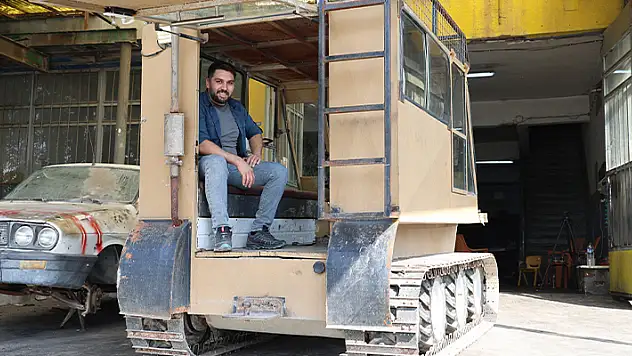 Konya'da gölde bataklıkta mahsur kalan araç motor ustası, kendi paletli aracını yaptı