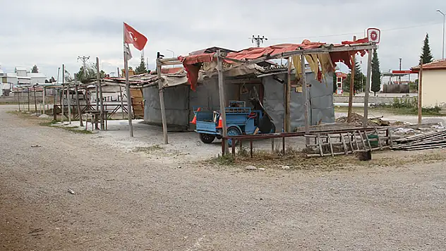 Konya'da gölgelik tamir etmek isterken düşen kişi  hastanelik oldu
