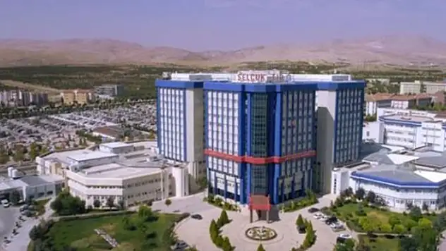 Konya'da görevi başındaki doktora saldırı! Bakan Koca, saldırganın gözaltına alındığını açıkladı

