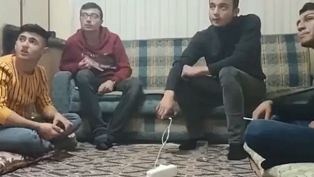 Konya'da güneş sistemini tartışan gençlerin görüntüleri gündem oldu