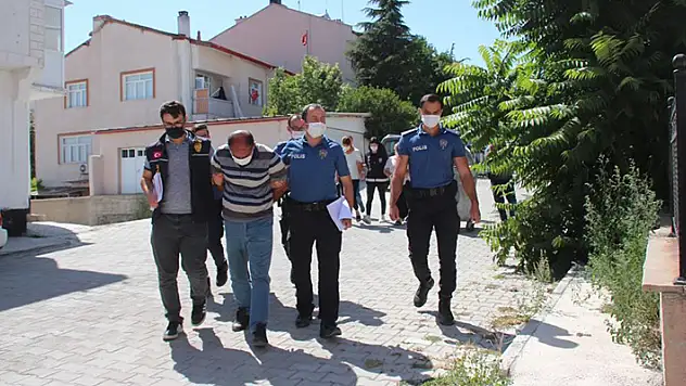 Konya'da gurbetçinin 25 bin eurosunu çantasından çalan yankesiciler tutuklandı
