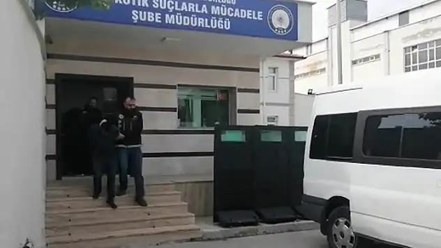 Konya'da güvercin kafesinden uyuşturucu hap çıktı