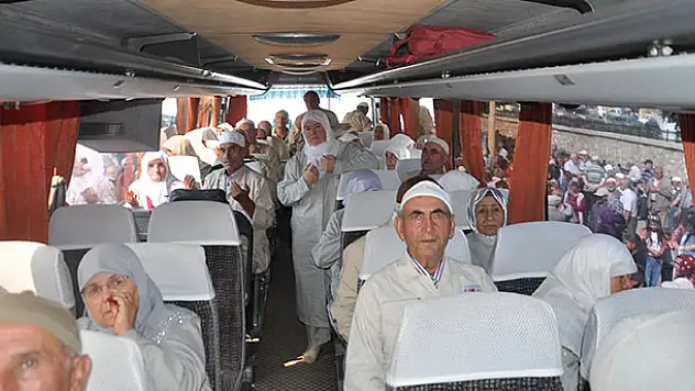 Konya'da hacı adayları kutsal topraklara uğurlandı