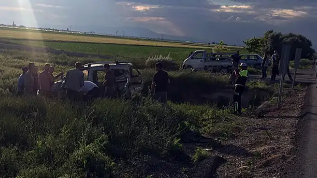 Konya'da hafif ticari araç devrildi: 1 ölü, 3 yaralı