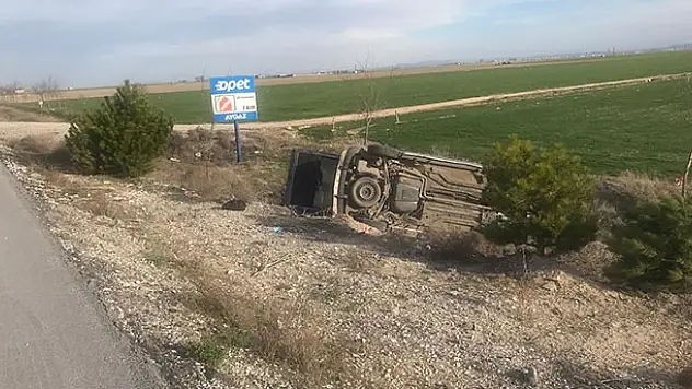 Konya'da hafif ticari araç devrildi: 1 yaralı