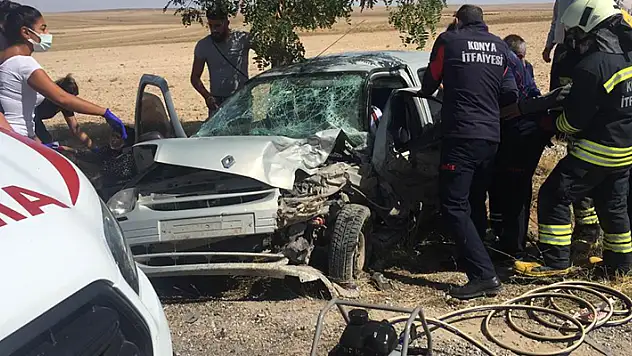 Konya'da hafif ticari araç ile otomobil çarpıştı: 4 yaralı
