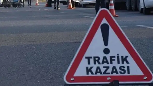 Konya'da hafif ticari araç ile otomobil çarpıştı 1 kişi öldü
