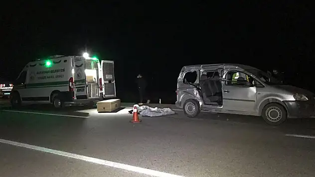 Konya'da hafif ticari araç kamyona çarptı: 1 ölü, 3 yaralı
