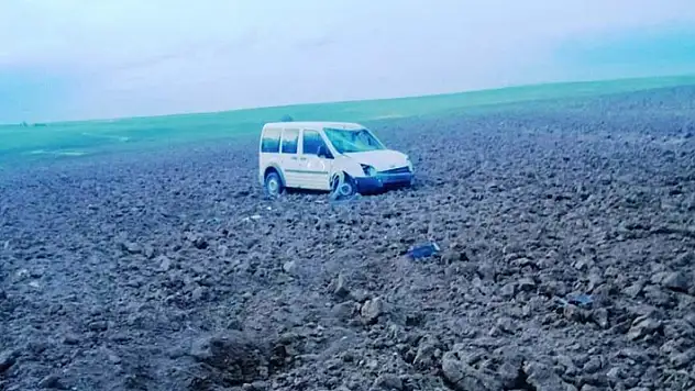 Konya'da hafif ticari araç takla attı: 1 yaralı

