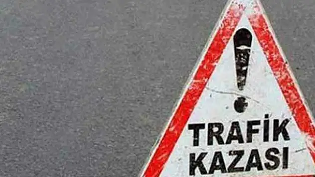 Konya'da hafif ticari araçla kamyon çarpıştı: 9 yaralı