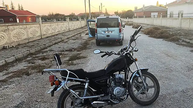 Konya'da hafif ticari araçla motosiklet çarpıştı: 1 yaralı
