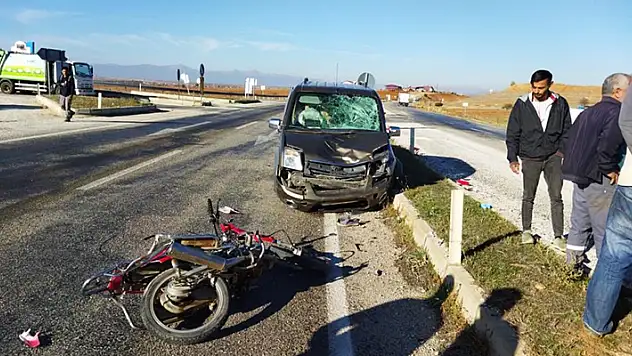 Konya'da hafif ticari araçla motosiklet çarpıştı: 1 ölü
