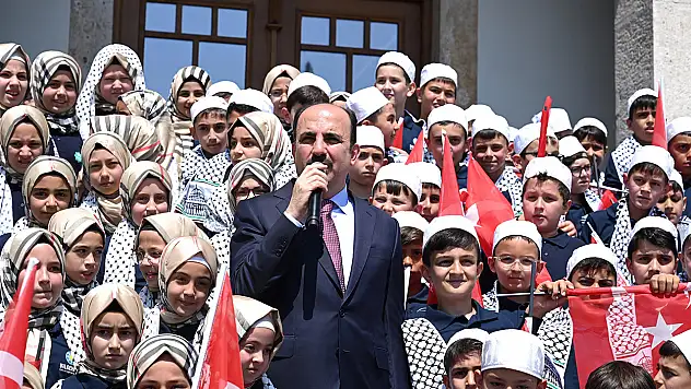 Konya'da hafız adaylarına bisiklet hediye edildi