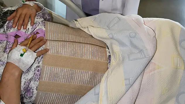 Konya'da hamile olduğunu düşünen kadının karnından 5 kilogram kist çıktı
