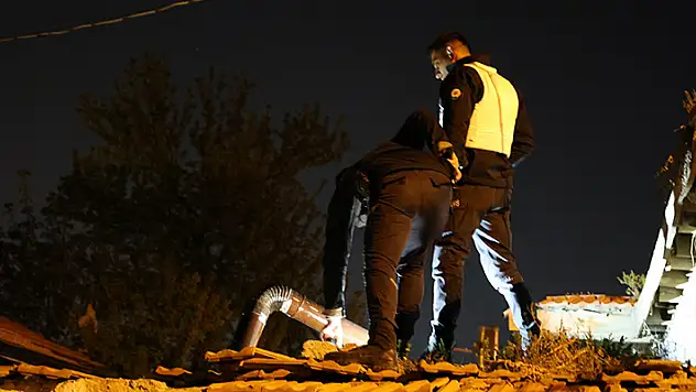 Konya'da hareketli dakikalar: Husumetlilerini yaralayan şüpheliler polise ateş açıp kaçtı
