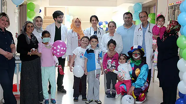 Konya'da hasta çocuklar 23 Nisan'ı kutladı