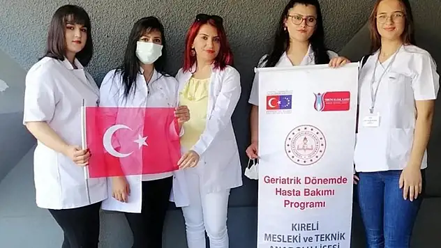 Konya'da hasta ve yaşlı hizmetleri eğitimi gören lise öğrencileri Portekiz'de staj yapıyor
