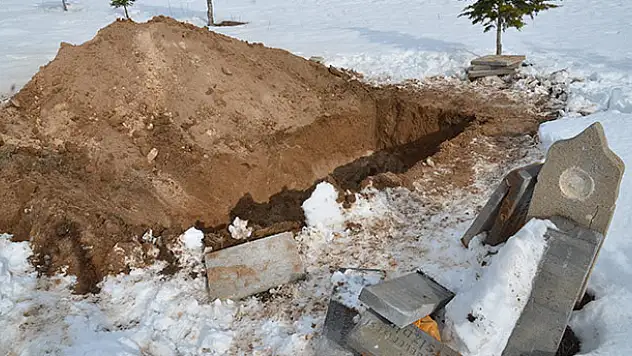 Konya'da hatalı yapılan defin mezar açtırdı