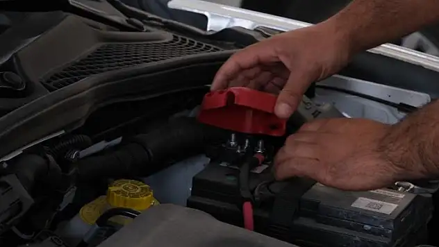 Konya'da hava sıcaklıklarının düşmesiyle uzmanlardan hayati önem taşıyan bakım ve kış lastiği uyarısı geldi