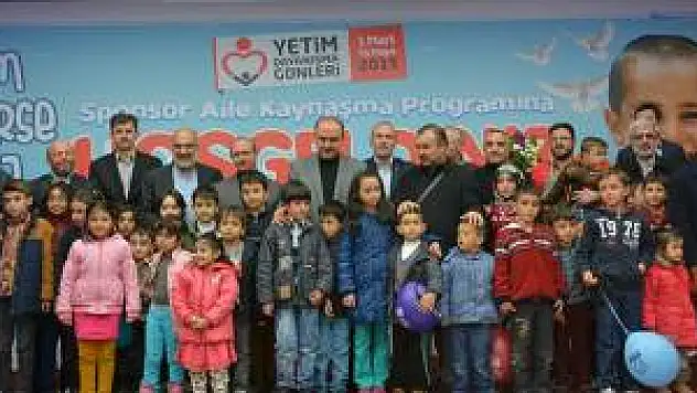 Konya'da hayırseverler yetimler için toplandı